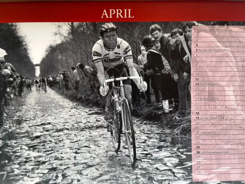 Wielerkalender, maand april met vintage koersfoto